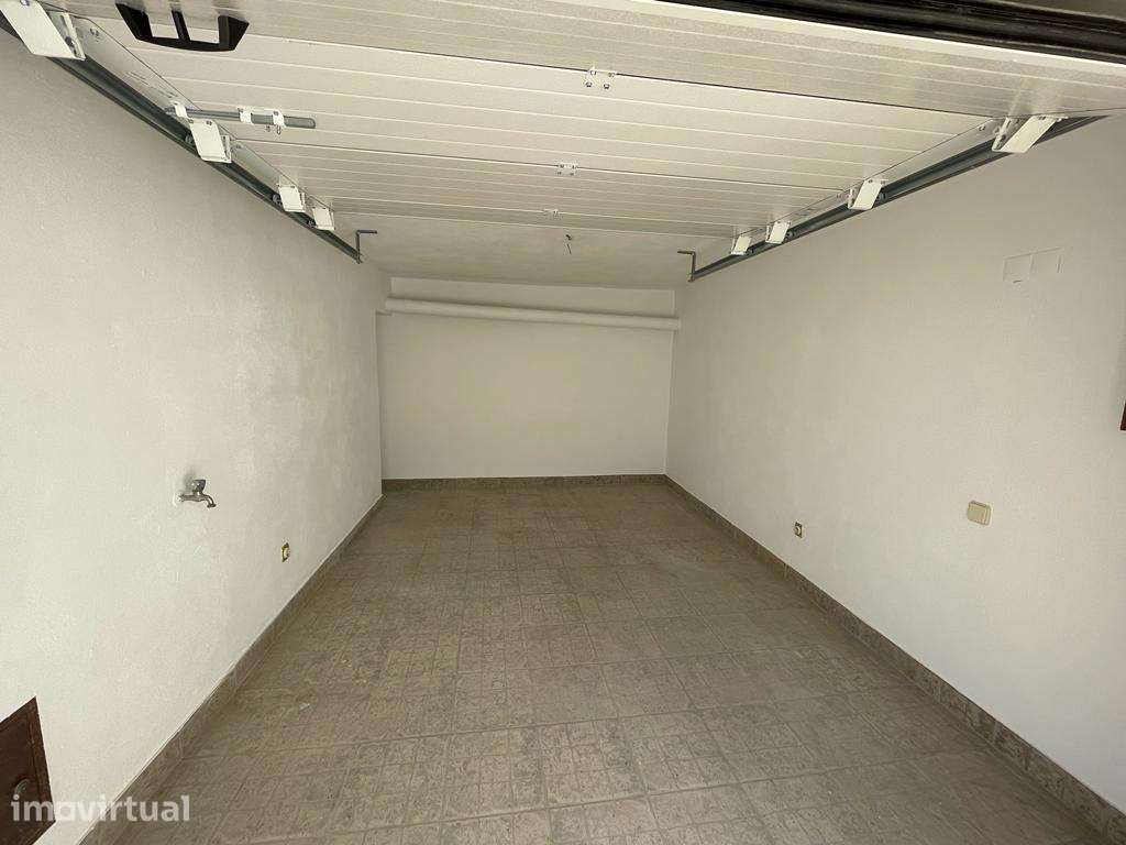 Vende-se Garagem Fechada - Grande imagem: 2/3