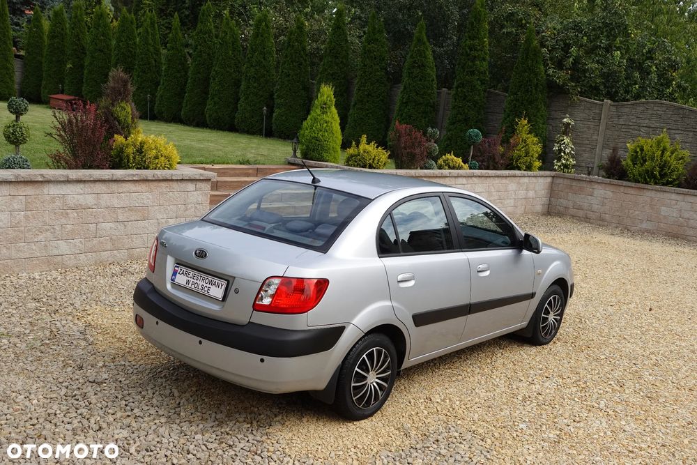 Kia Rio - 9