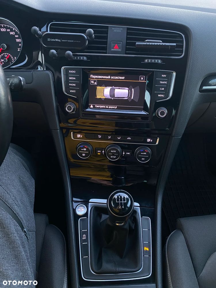 Volkswagen Golf 1.6 TDI DPF BlueMotion Technology Comfortline - 30