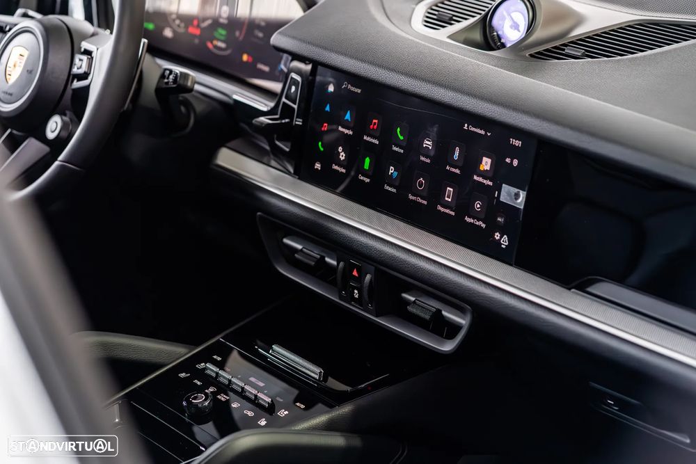 Porsche Cayenne Coupé E-Hybrid - 24