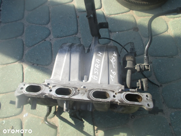 Kolektor ssący Opel Zafira B Astra 3 H 1.6 16V 55559225