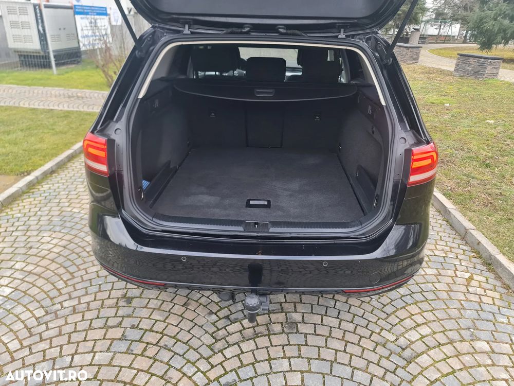 Volkswagen Passat 2.0 TDI DSG Highline - 28