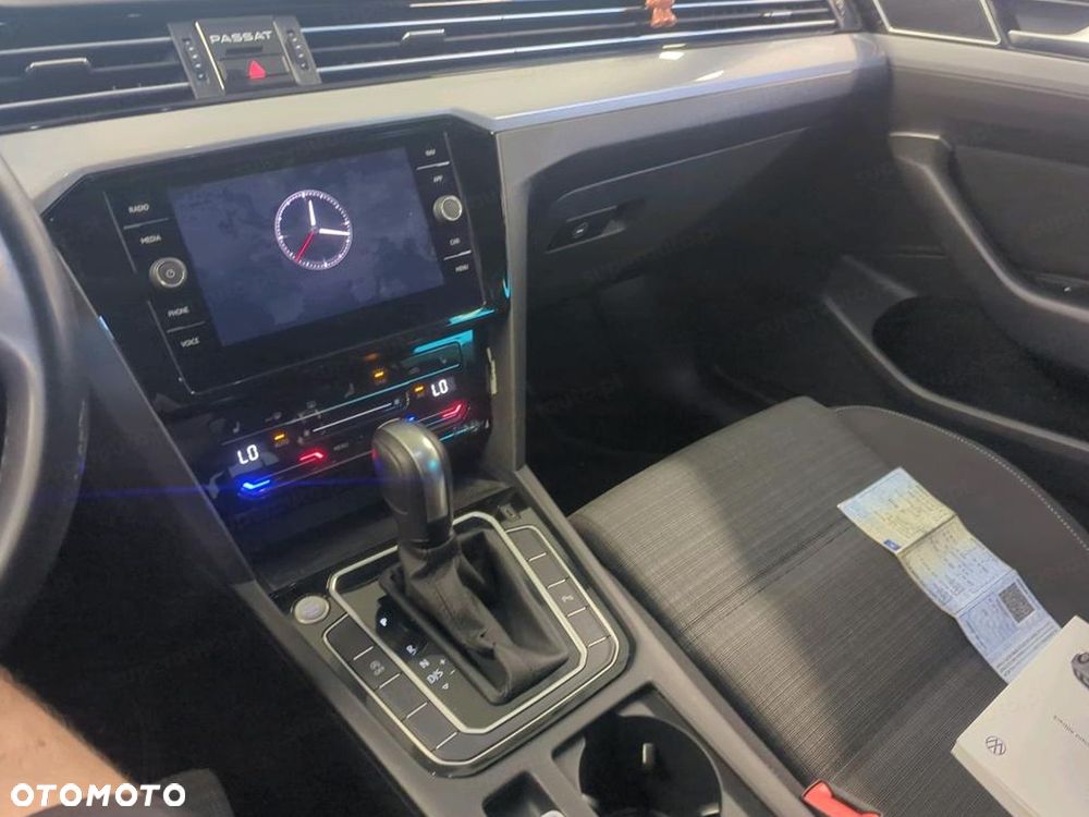 Volkswagen Passat - 8
