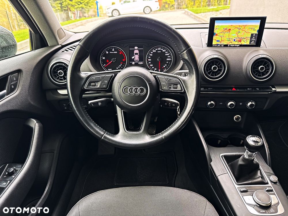 Audi A3 Sportback 1.6 TDI design - 23