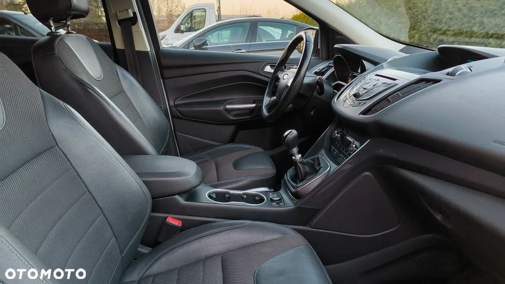 Ford Kuga 2.0 TDCi 4WD Titanium - 25