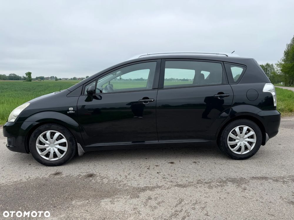 Toyota Corolla Verso 2.2 D-4D Gold - 4