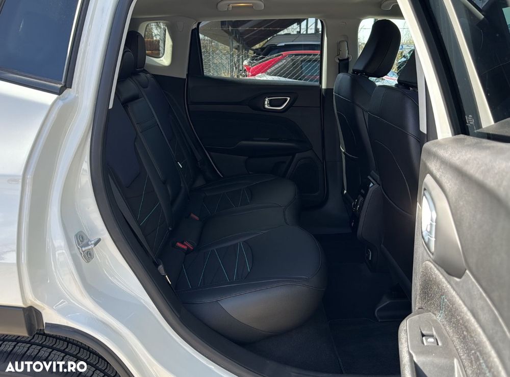 Jeep Compass 1.3 T4 4xe PLUG-IN HYBRID Automatik Upland - 13