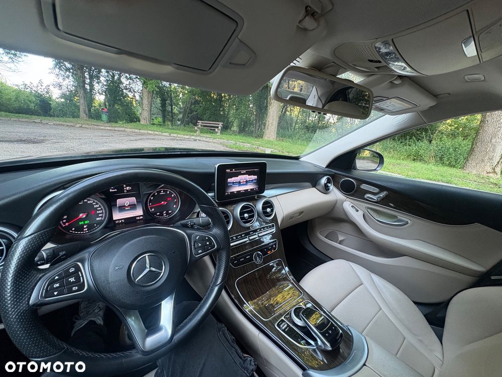 Mercedes-Benz Klasa C 300 7G-TRONIC - 28