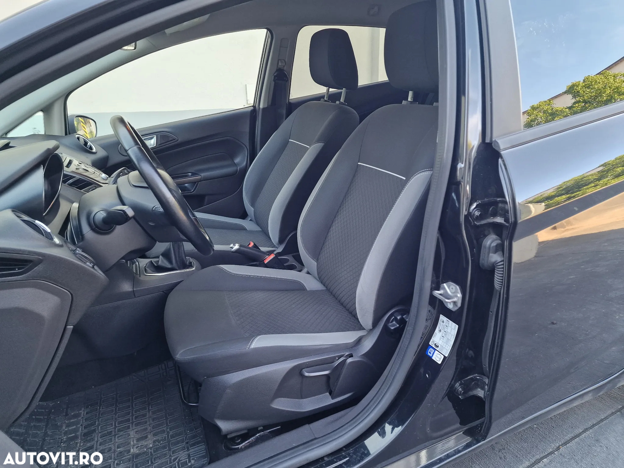 Ford Fiesta 1.0 EcoBoost S&S TITANIUM VIGNALE - 8