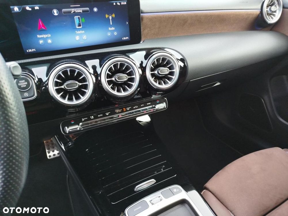 Mercedes-Benz CLA - 17