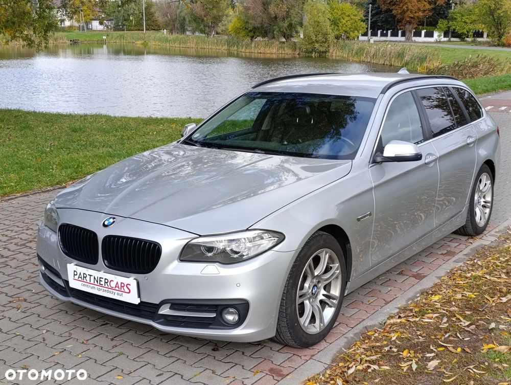 BMW Seria 5 520d xDrive Touring - 1