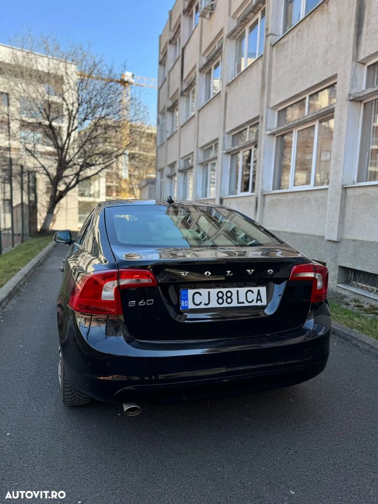 Volvo S60 D2 Powershift Momentum - 4