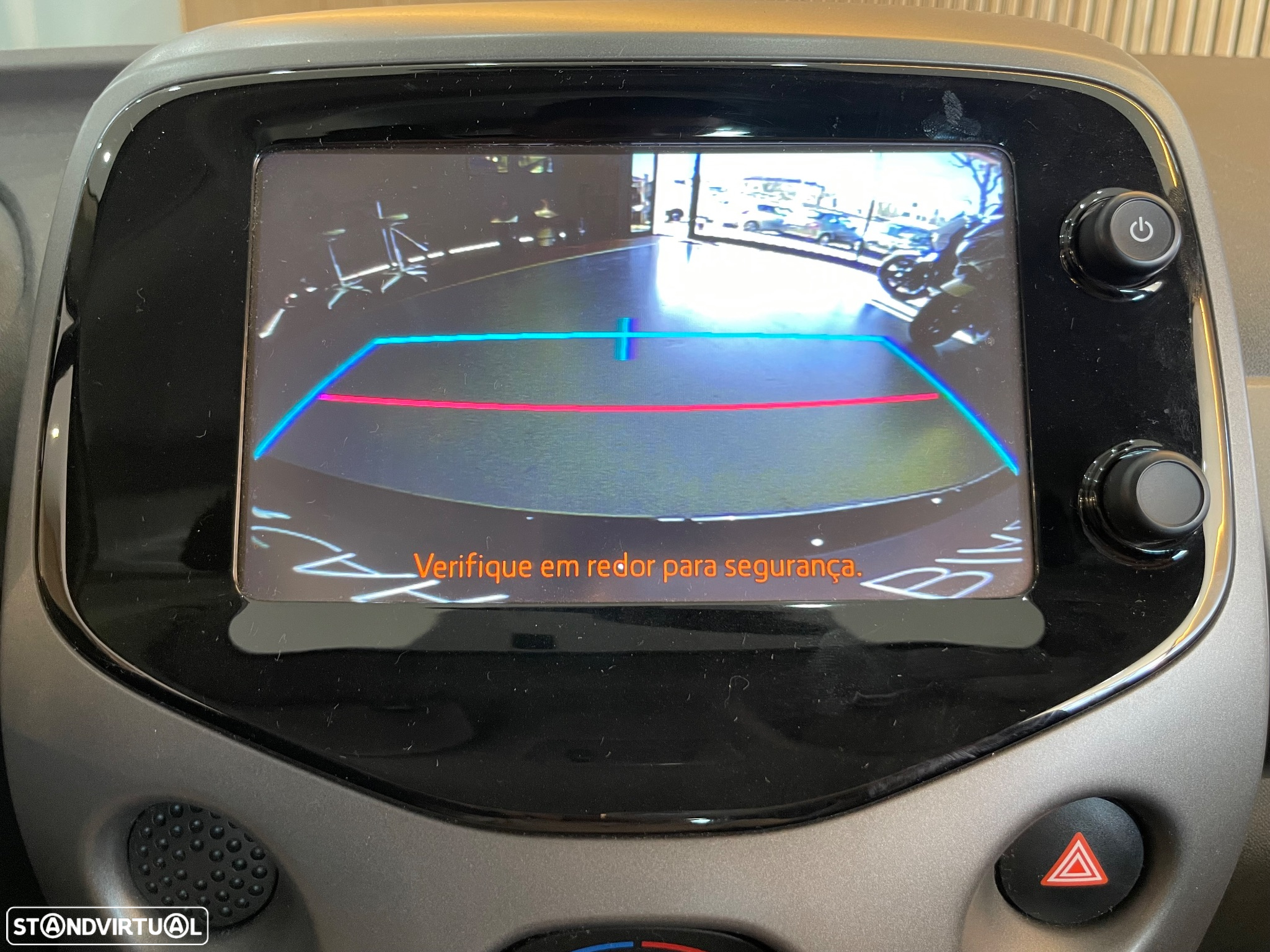 Toyota Aygo 1.0 X-Play Plus MM - 6