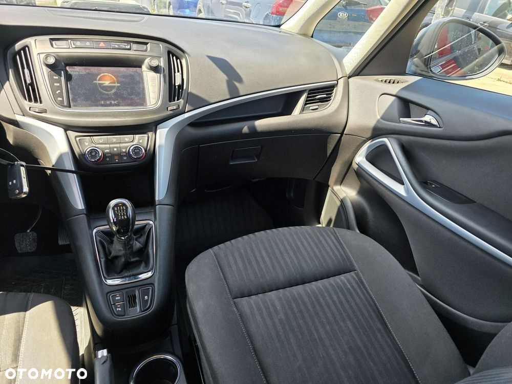 Opel Zafira - 14