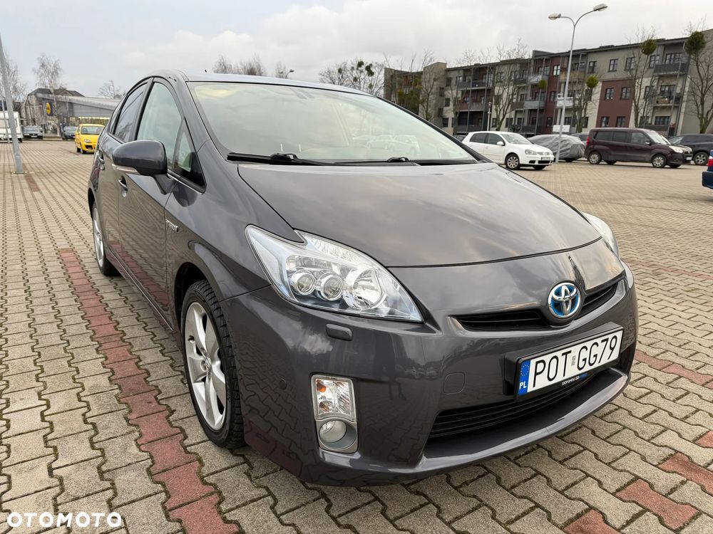 Toyota Prius (Hybrid) Comfort - 3