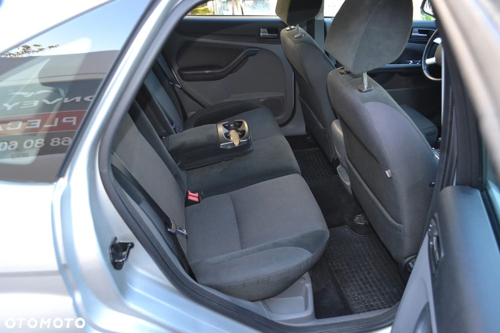 Ford Focus 2.0 TDCi Ghia - 24