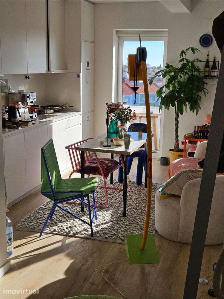 Stunning Creative Duplex with Rooftop Views in Lisbon - Grande imagem: 2/11