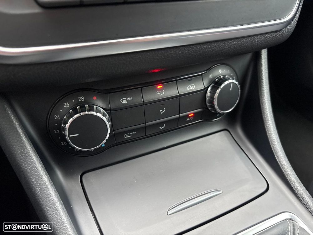 Mercedes-Benz CLA 200 CDI Urban - 23