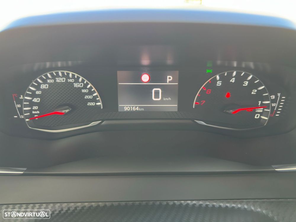 Peugeot 2008 1.2 PureTech Allure EAT8 - 14
