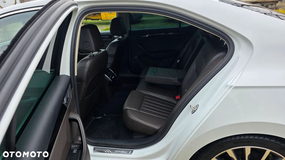 Skoda Superb 2.0 TDI L&K DSG - 32