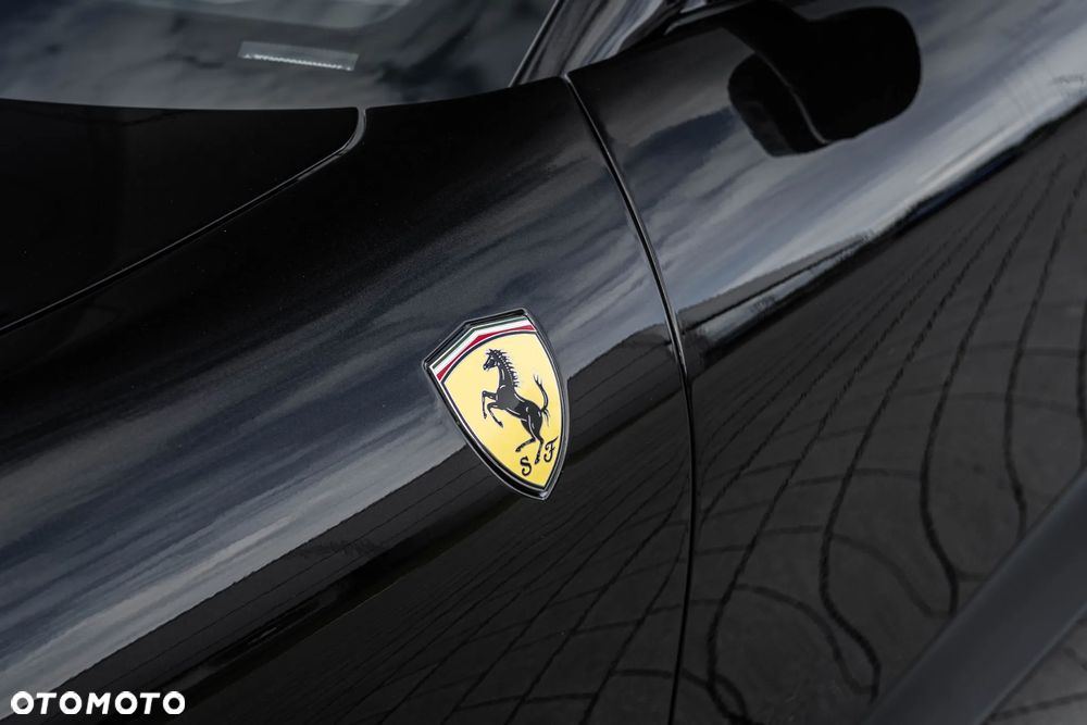 Ferrari Roma Spider - 13