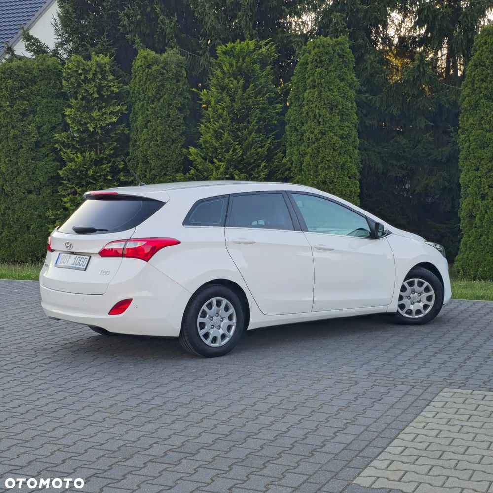 Hyundai i30 blue Kombi 1.6 GDi Passion - 20