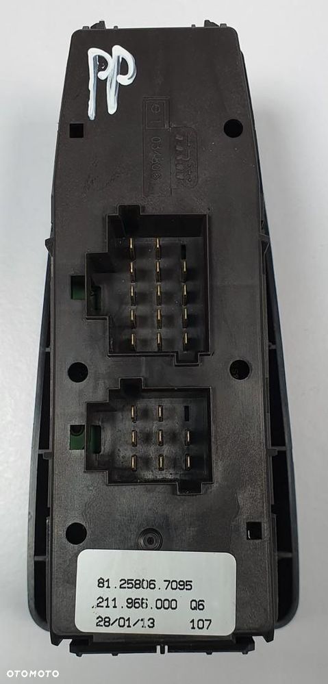 PANEL PRZEŁĄCZNIK SZYBY PRAWY PRZÓD MAN TGX 81258067095 - 3
