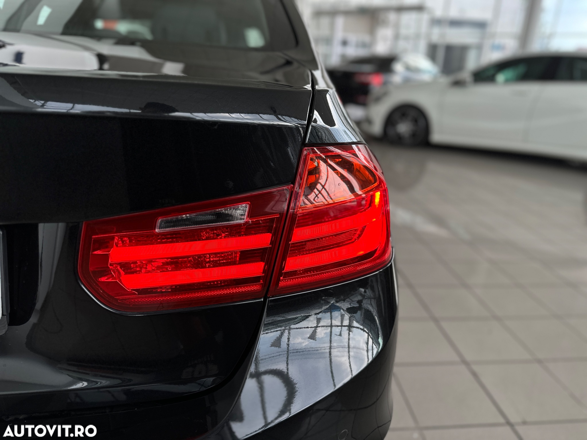 BMW Seria 3 320d - 10