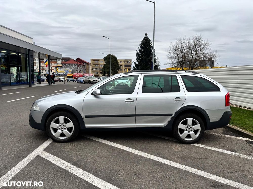 Skoda Octavia Combi 2.0 TDI DPF Scout 4x4 - 12