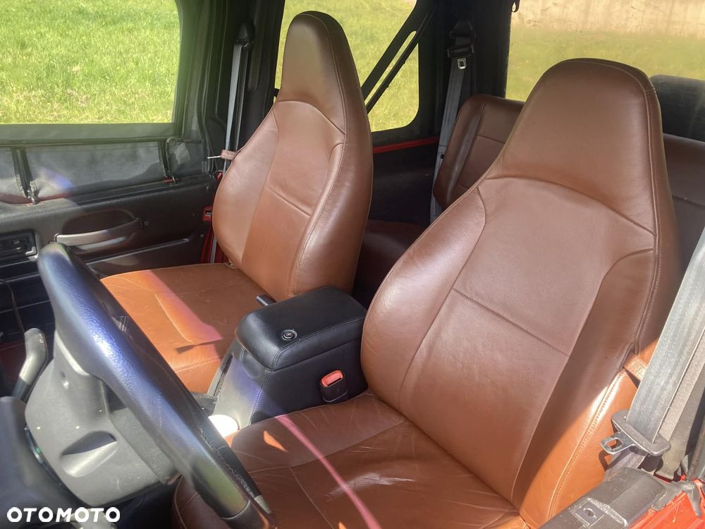 Jeep Wrangler - 10