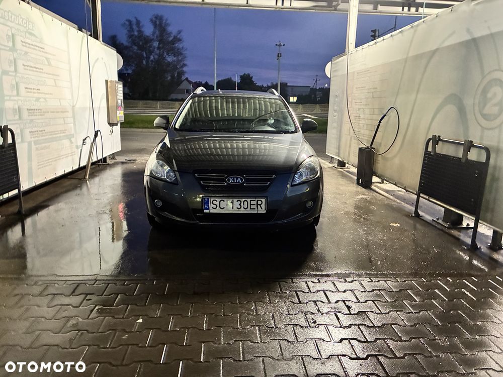 Kia Ceed - 1