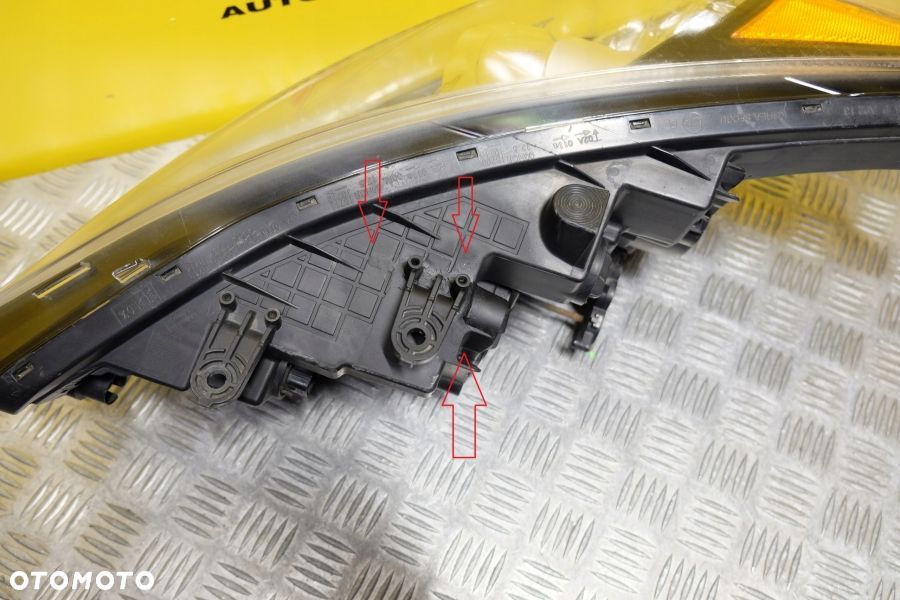 KIA CERATO FORTE 2014- REFLEKTOR LAMPA ZWYKŁA SOCZEWKOWA Z LED PRAWA USA - 9