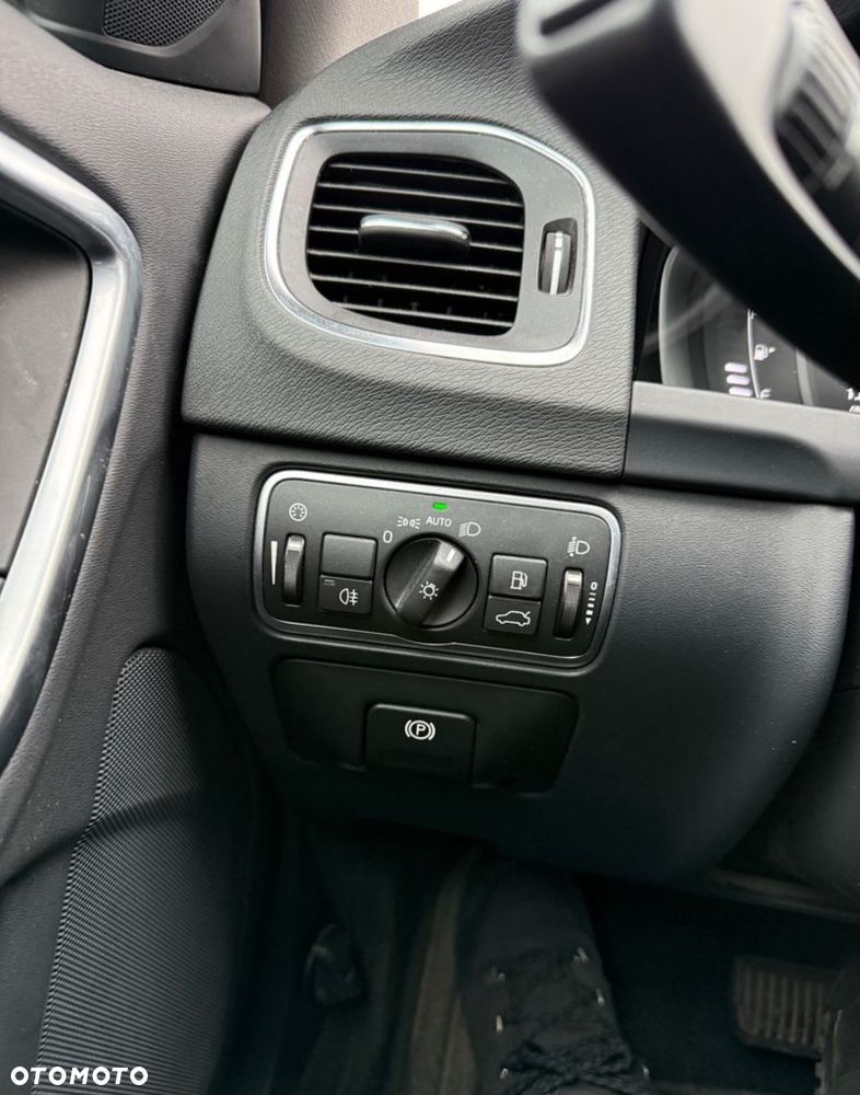 Volvo V60 T2 Geartronic Kinetic - 17