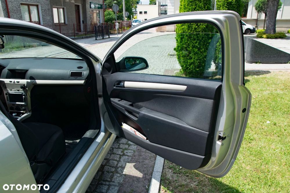 Opel Astra 1.6 Essentia - 16