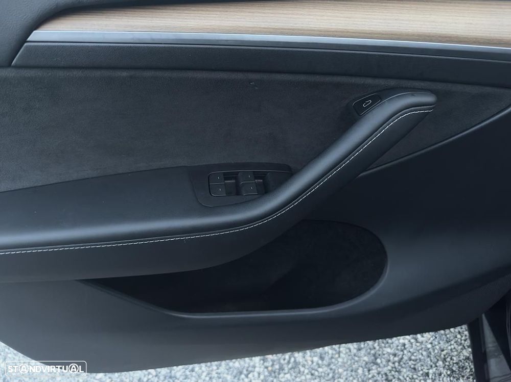 Tesla Model Y Standard - 16