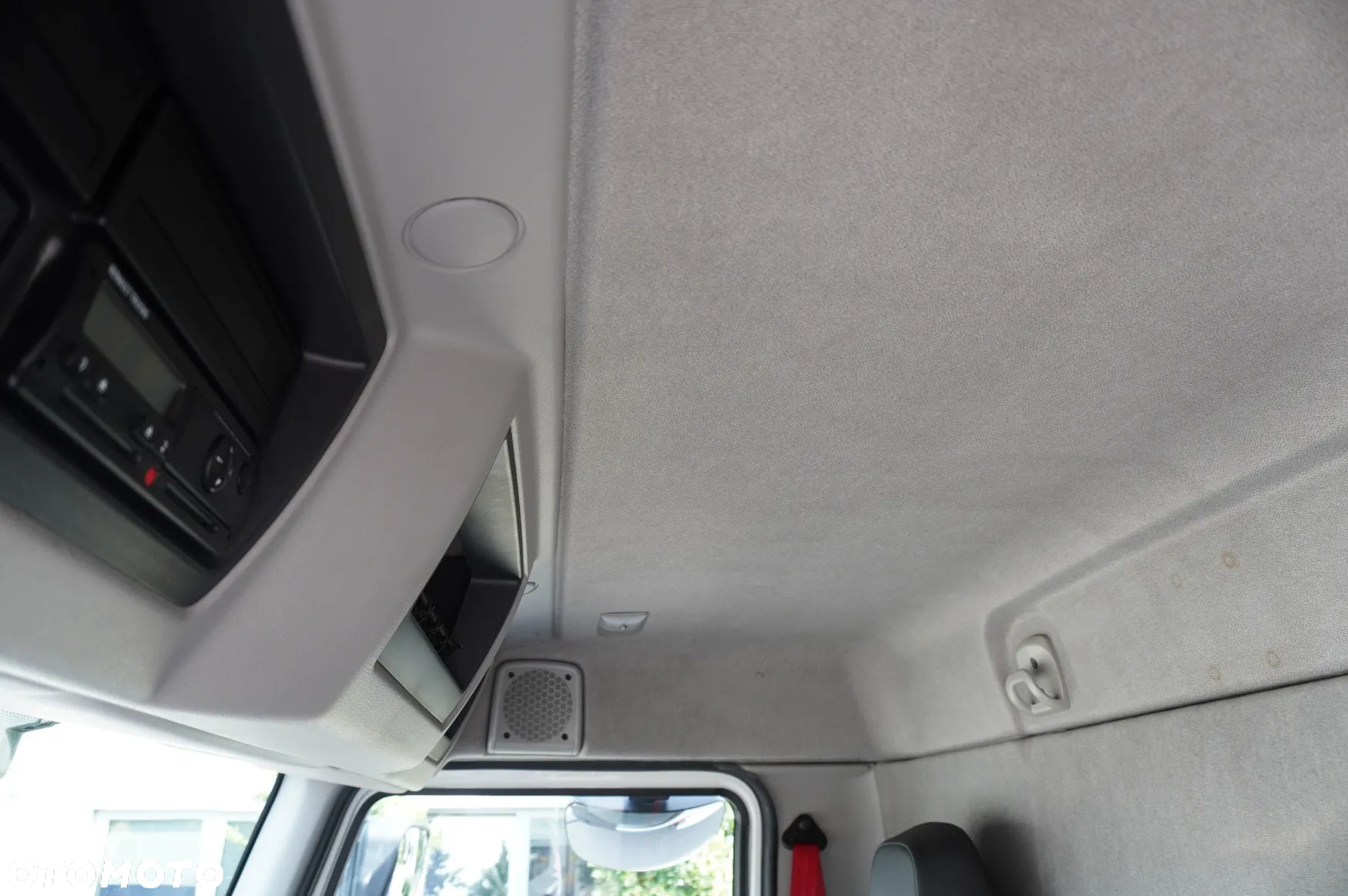 Renault D12 Euro 6 / 18 palet / Winda / r.2017 - 33