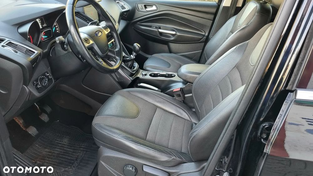 Ford Kuga 2.0 TDCi 2x4 Titanium - 17