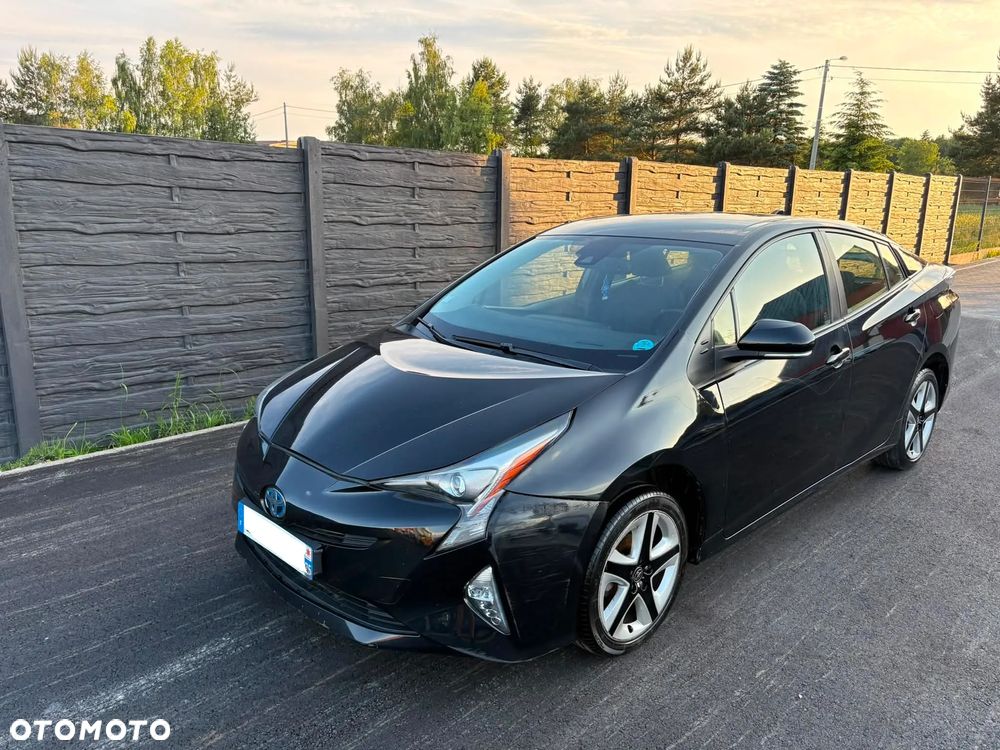 Toyota Prius Hybrid - 35