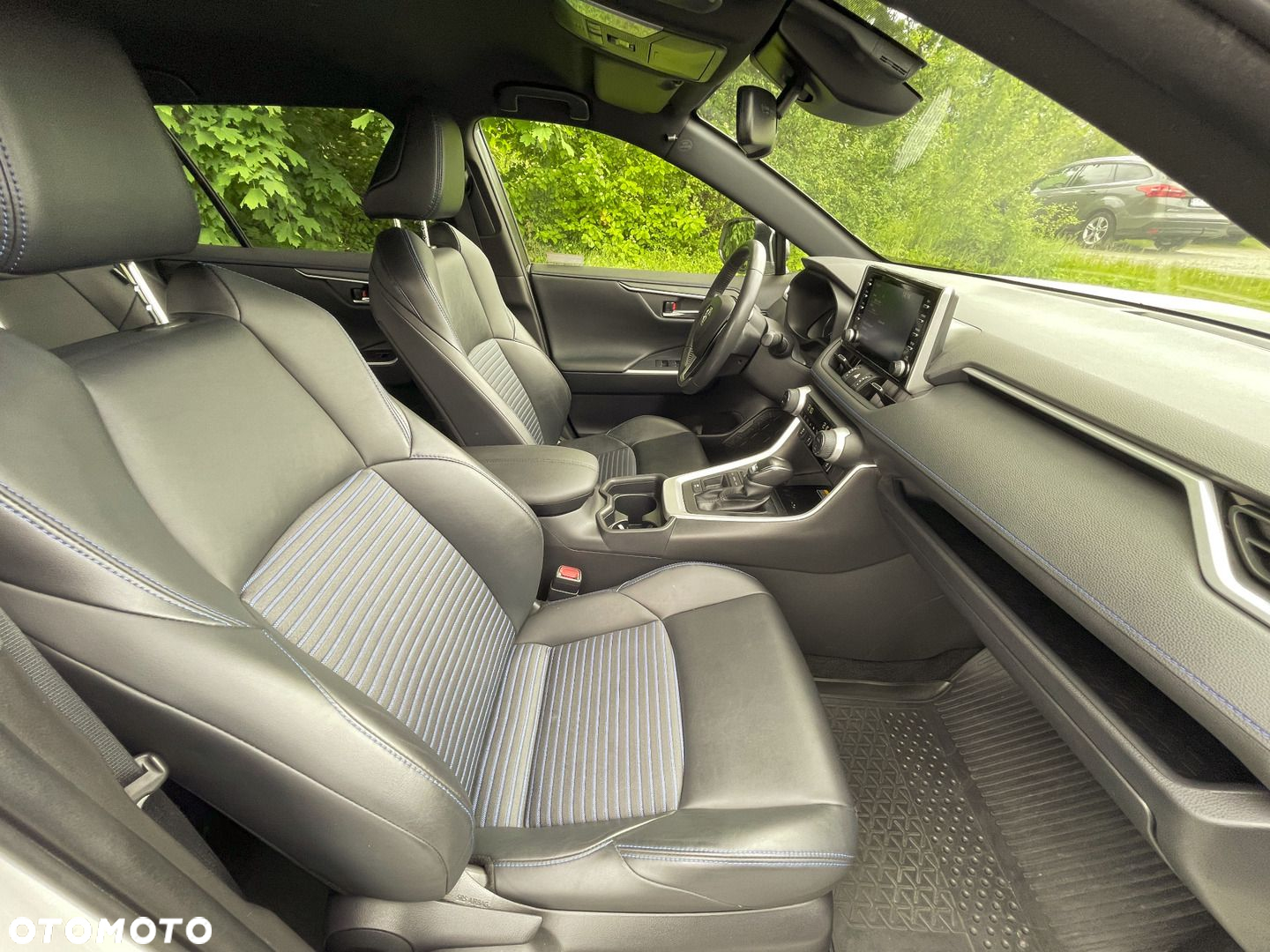 Toyota RAV4 - 13