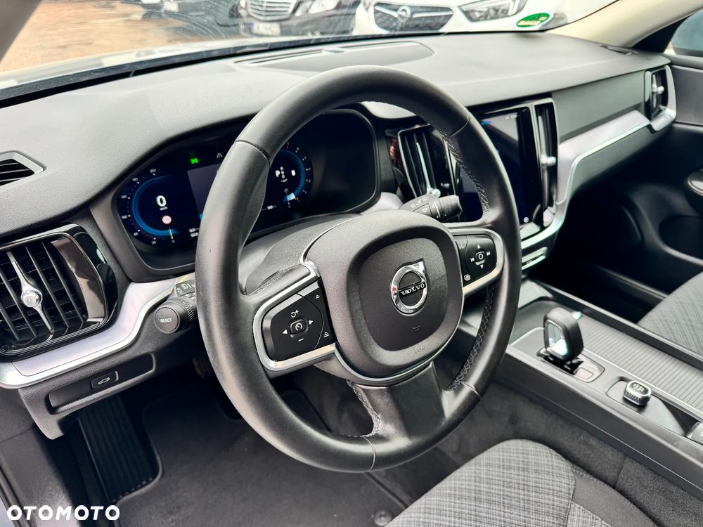 Volvo V60 B3 B DKG Essential - 10