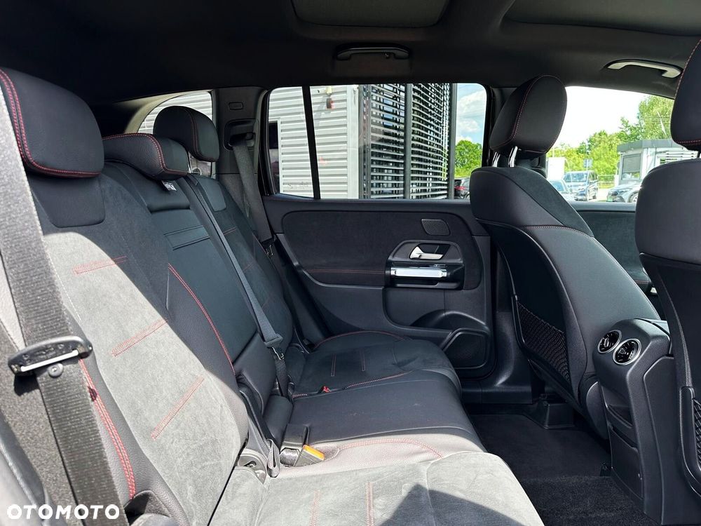 Mercedes-Benz GLB - 15