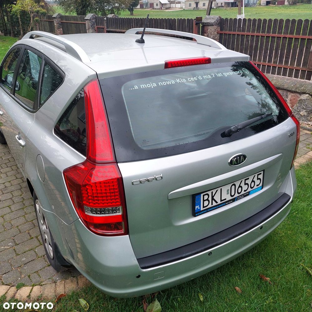 Kia Ceed - 4