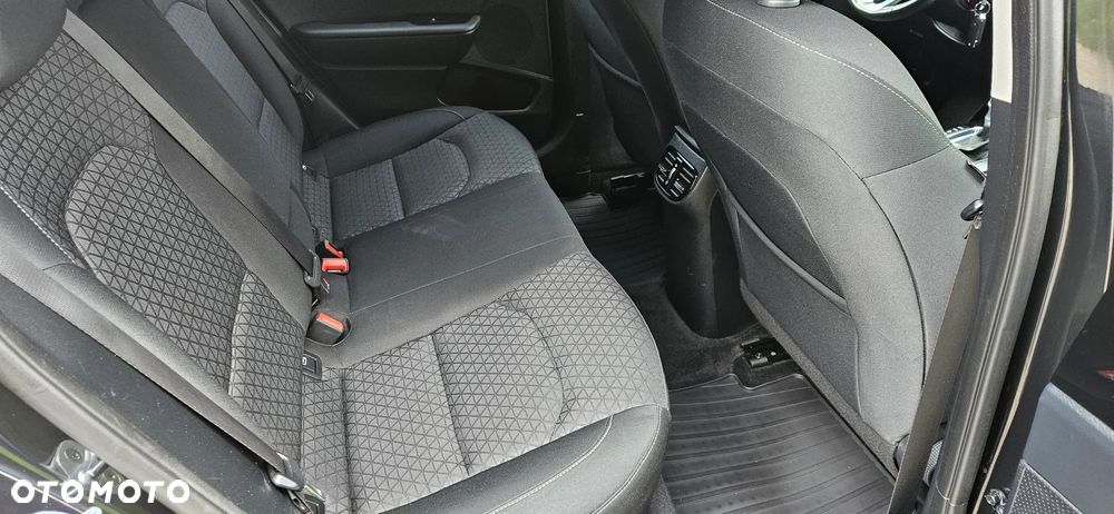 Kia Ceed - 33