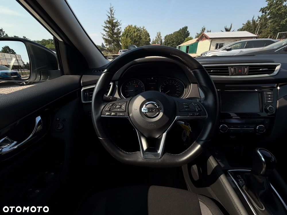 Nissan Qashqai 1.3 DIG-T N-Connecta DCT - 29