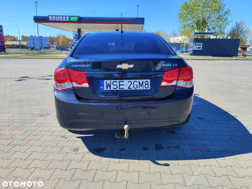 Chevrolet Cruze 2.0 LS - 26