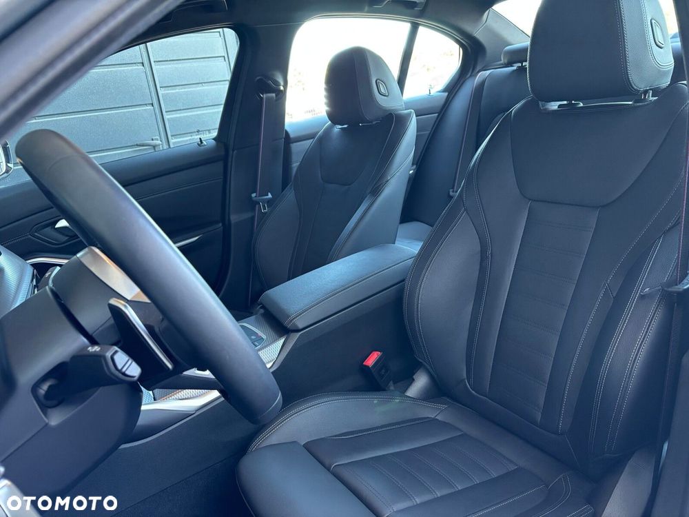 BMW Seria 3 330i xDrive M Sport sport - 13