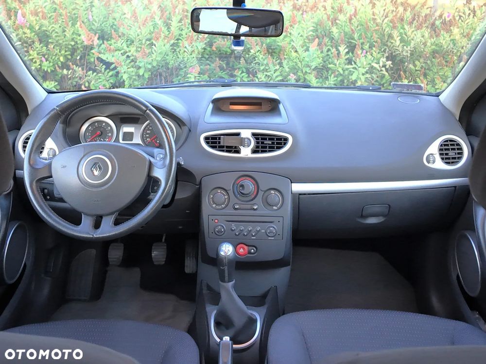 Renault Clio 1.6 16V Expression - 9