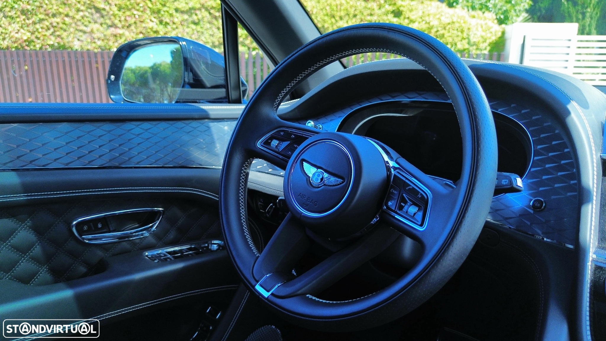 Bentley Bentayga - 11