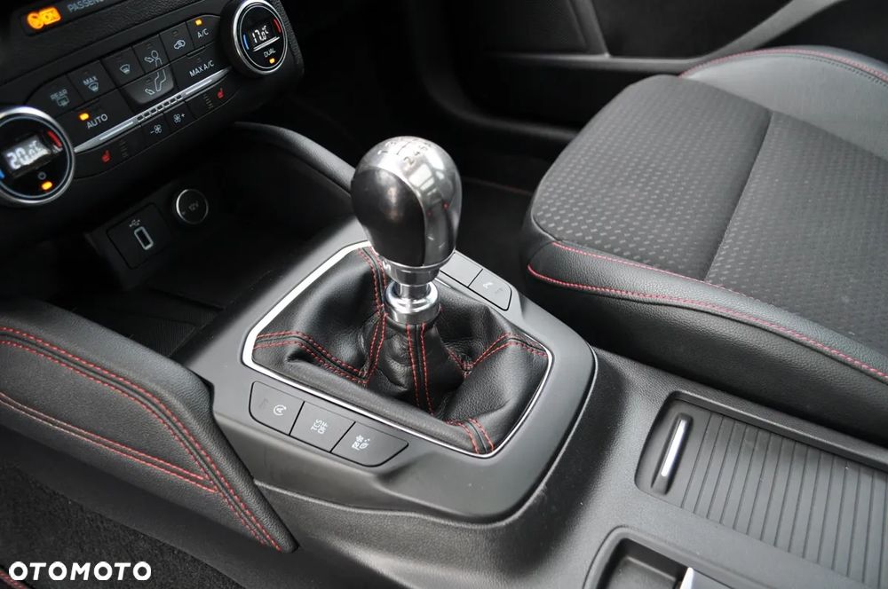 Ford Focus 1.0 EcoBoost Hybrid ST-LINE VIGNALE - 20