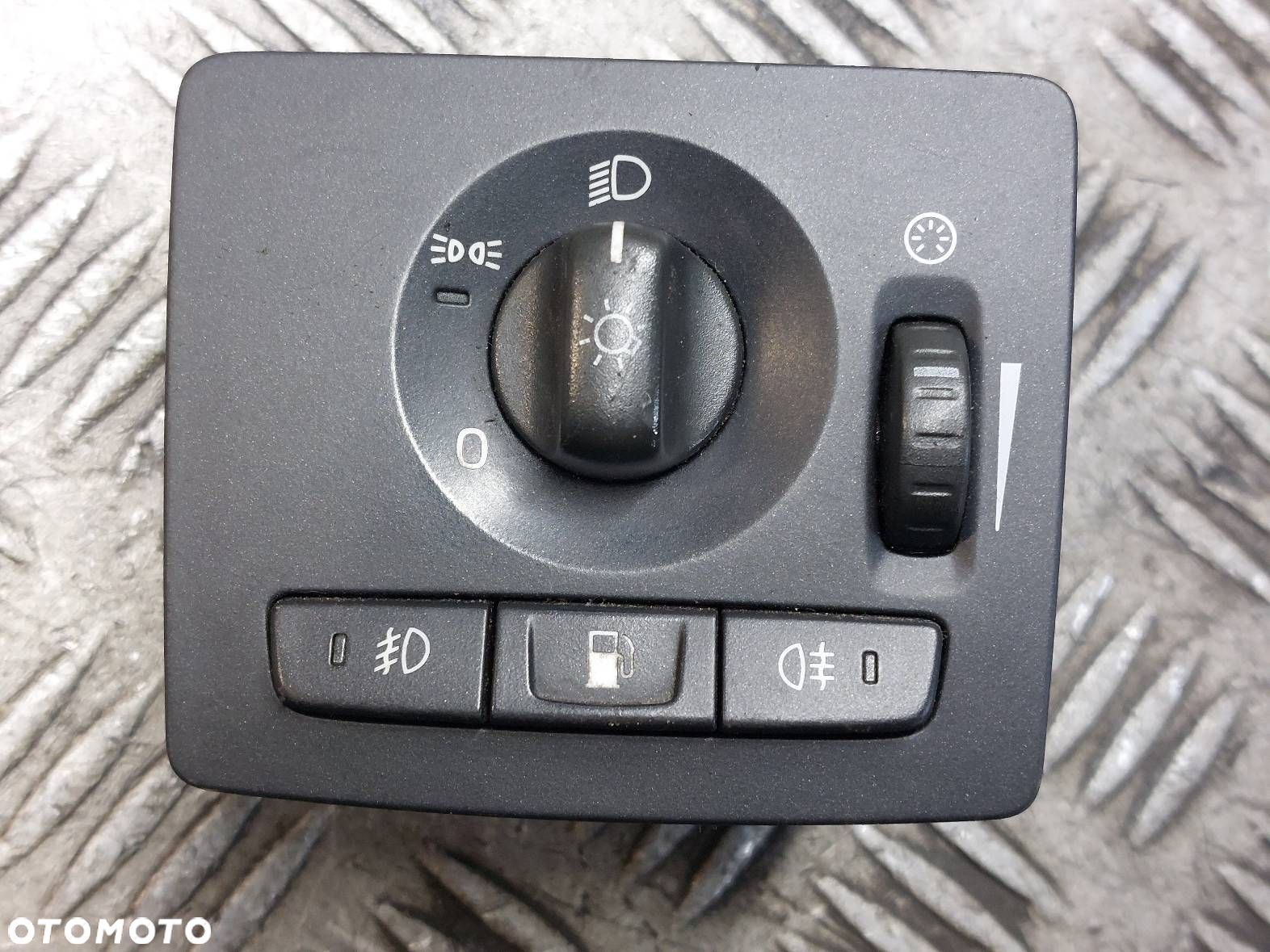 PRZEŁĄCZNIK ŚWIATEŁ  VOLVO V50 I S40 II 30669735 - 1